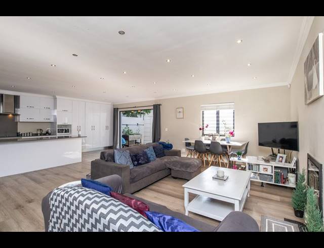 3 BEDROOM PROPERTY TO RENT IN CONSTANTIA